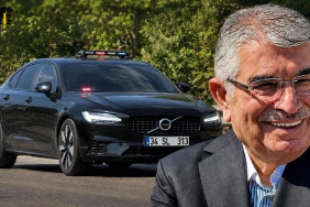 Eski İçişleri Bakanı İdris Naim Şahin'in Araçları İnceleniyor