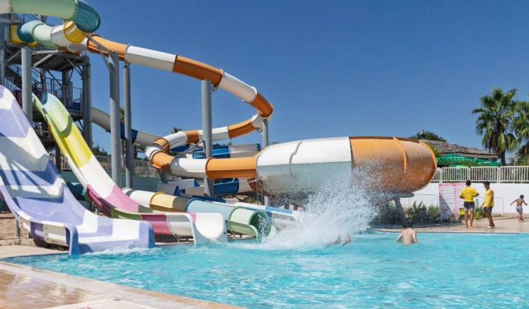 İzmir’de Gençlere Yaz Sürprizi: Aquapark Keyfi
