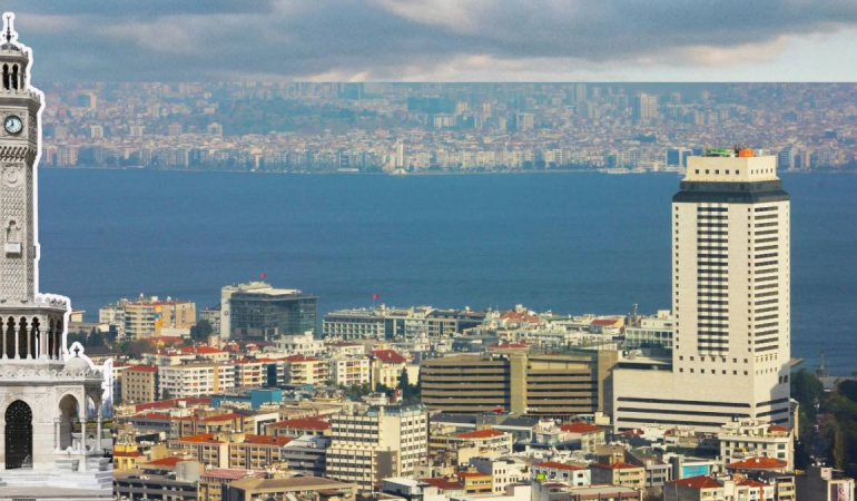 İzmir’de sıcak hava etkisini artırıyor: Termometreler 36 dereceyi bulacak!