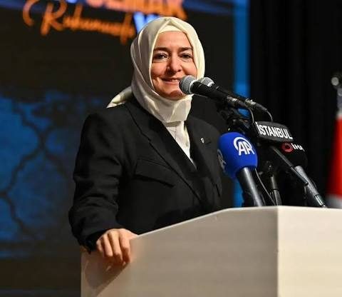 Fatma Betül Sayan Kaya ve eşi 2,2 milyar lirayı Hazine hesabına yatırdı