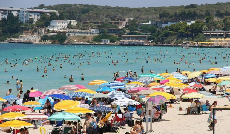 İzmir, 2026’nın İlk Yarım Yılında 841 Bin Yabancı Turist Ağırladı