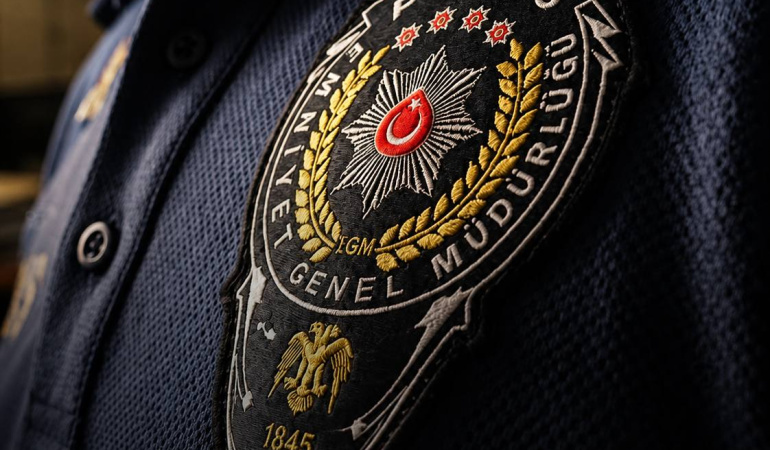 Karşıyaka’da 80 Kilo Eşya ile Uyuşturucu Operasyonu
