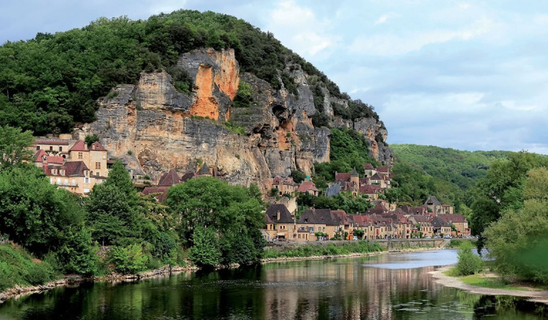 La Roque-Gageac, Yılda 1 Milyondan Fazla Turisti Ağırlıyor