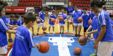 İzmir Kış Spor Okulları kayıtları başladı