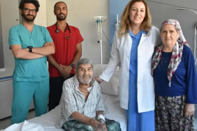 İzmir'de 76 yaşındaki Lütfi Vurucu'ya damardan aort kapağı yerleştirildi