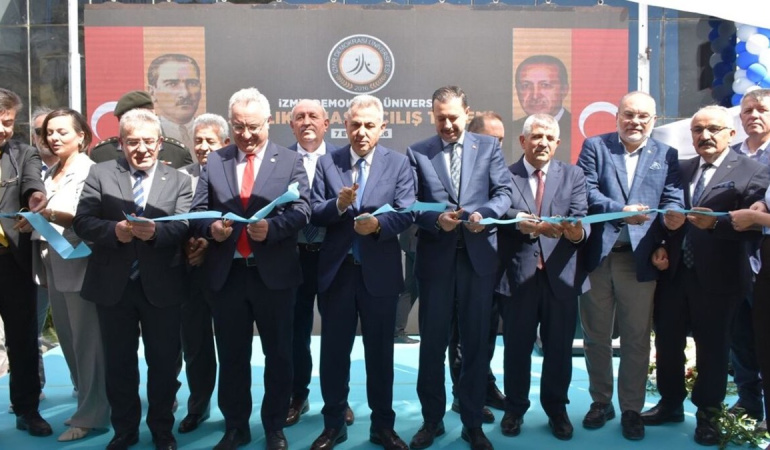 İzmir Demokrasi Üniversitesi’nin Uzundere Kampüsü’nde sağlık binası faaliyete geçti