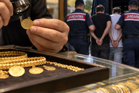 Seferihisar'da sahte altın dolandırıcılığı yapan iki şüpheli Milas'ta yakalandı