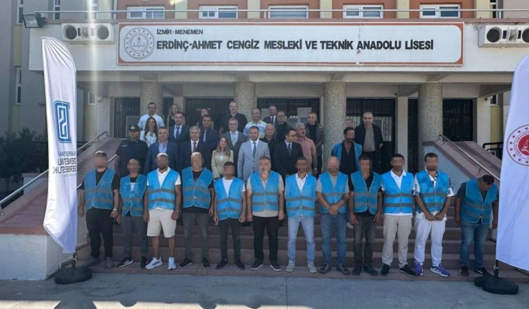 İzmir’de Denetimli Serbestlik Yükümlüleri Okullarda Temizlik ve Bakım Çalışmaları Yürüttü