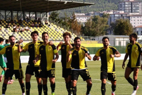 Aliağa FK, 2. Lig Beyaz Grup'a İyi Başladı ve Zirveye Yerleşti