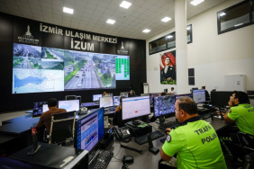 İzmir'de eğitim döneminin başlamasıyla trafik yoğunluğu arttı
