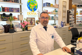 48 Yıl Sonra Eczacılık Diplomasını Aldı, İzmir'de Eczane Açtı