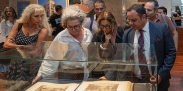 İzmir’de nadir eserler sergisi açıldı