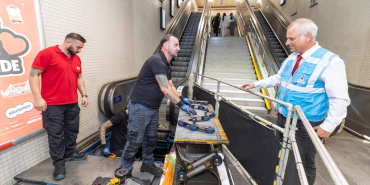 İzmir Metro’da 280 yürüyen merdiven ve asansör yakın takibe alındı.