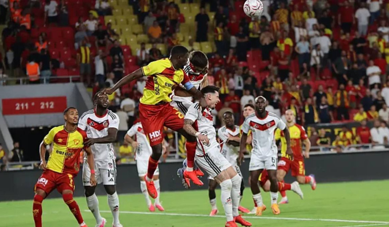 Göztepe, Çaykur Rizespor ile 2-2 berabere kalarak galibiyet hasretini sürdürdü