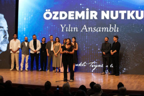 İzmir Büyükşehir Belediyesi Şehir Tiyatroları, Özdemir Nutku Tiyatro Ödülleri'nde dört ödül aldı
