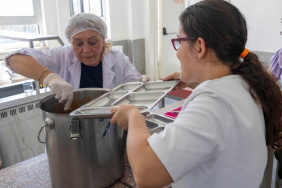 İzmir'de Özel Gereksinimli Öğrencilere Günlük Sıcak Yemek Temini
