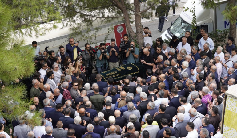 Burhan Özfatura’nın cenazesi Balçova’da düzenlendi