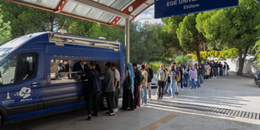 İzmir'de Öğrencilere 2026-2027 Eğitim Yılında Sıcak Yemek Desteği Sağlanacak