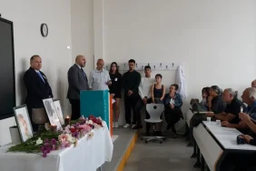 İzmir'de Kadavra Bağışçısı Demet Karakaş İçin Anma Töreni Düzenlendi