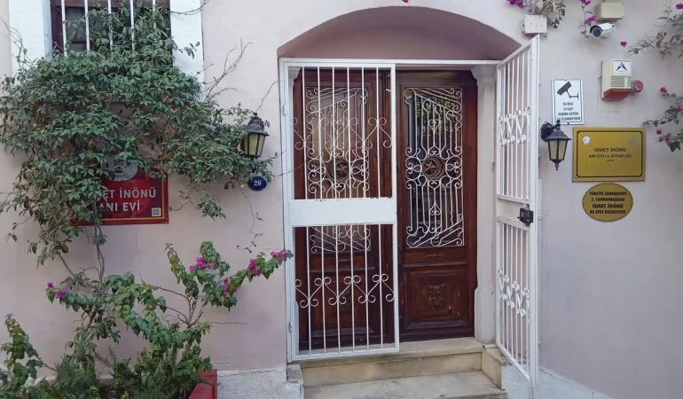 İsmet İnönü 142 Yaşında: İzmir’deki Doğum Evi Anı Evi Haline Geldi