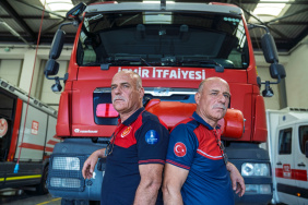 İkiz kardeşler İzmir'de 33 yıldır itfaiyecilik yapıyor