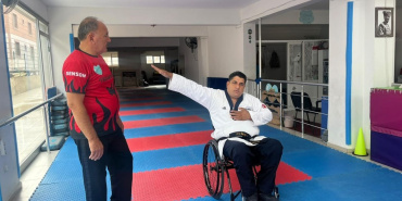 Mehmet Erol Arabacı, tekerlekli sandalye ile para tekvandoda ikincilik kazandı
