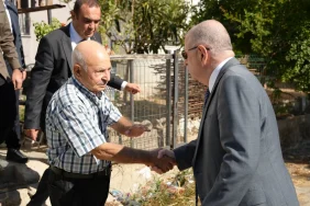 Ümit Özdağ, İzmir Programına Şehit Ailesi Ziyaretiyle Başladı