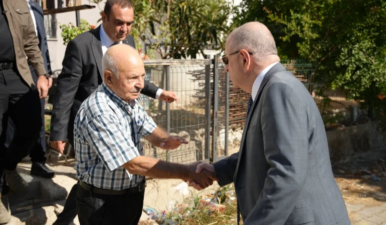 Ümit Özdağ, İzmir Programına Şehit Ailesi Ziyaretiyle Başladı