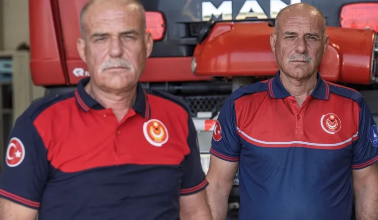 İzmirli İkiz Kardeşler 33 Yıldır İtfaiyecilik Yapıyor