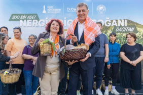 Karaburun'da nergis üretimine 300 bin soğan desteği sağlanacak