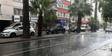 İzmir'de 9 ilçeye sağanak yağış uyarısı yapıldı