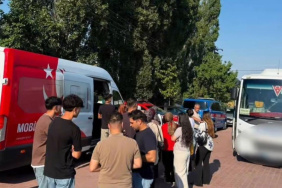 İzmir açıklarında 56 düzensiz göçmen tespit edildi