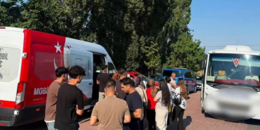 İzmir açıklarında 56 düzensiz göçmen tespit edildi