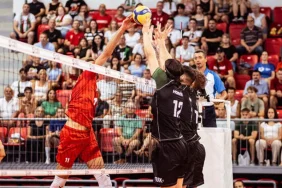 İzmir'de Erkek Voleybol Takımları TÜGİAD Turnuvası'nda Buluşuyor