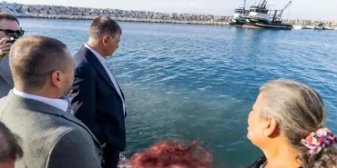 Cemil Tugay, Karaburun'da balıkçıların ve çocukların taleplerini dinledi