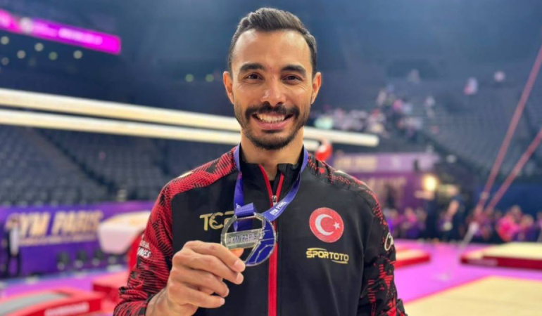 Ferhat Arıcan, Paris’te Altın Madalya Kazandı