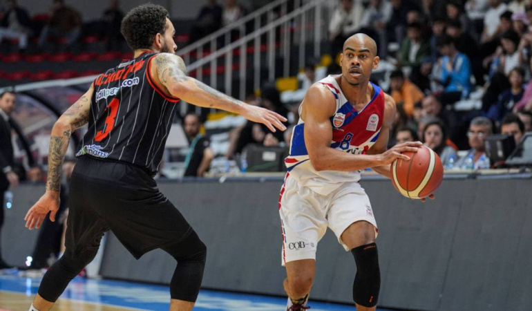 Karşıyaka, Markel Starks ile sözleşme imzaladı