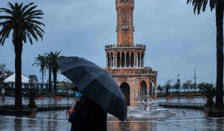 İzmir’de Sağanak Yağış ve Düşük Sıcaklık Bekleniyor