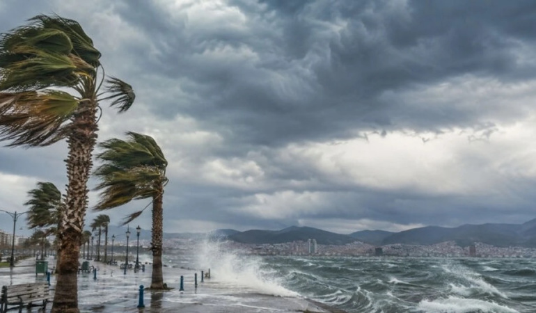 İzmir’in Kuzeybatısında Fırtına ve Kuvvetli Rüzgar Uyarısı Yapıldı