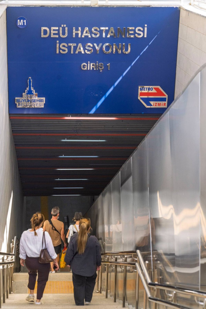 Dokuz Eylül Hastanesi'ne metrodan kesintisiz geçiş imkanı sağlandı