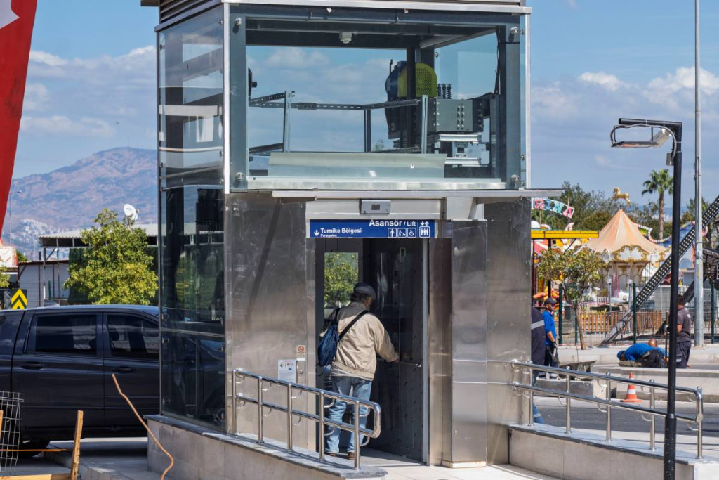 Dokuz Eylül Hastanesi'ne metrodan kesintisiz geçiş imkanı sağlandı