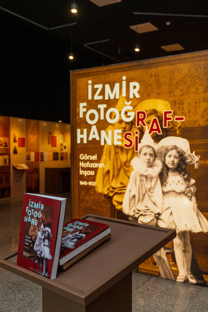 İzmir’in Görsel Tarihi Kitap Haline Geldi