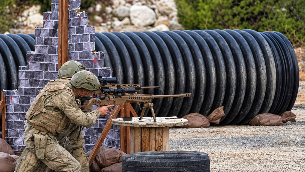 Foça'da 19 ülkeden 36 takım keskin nişancı yarışması'nda bir araya geldi