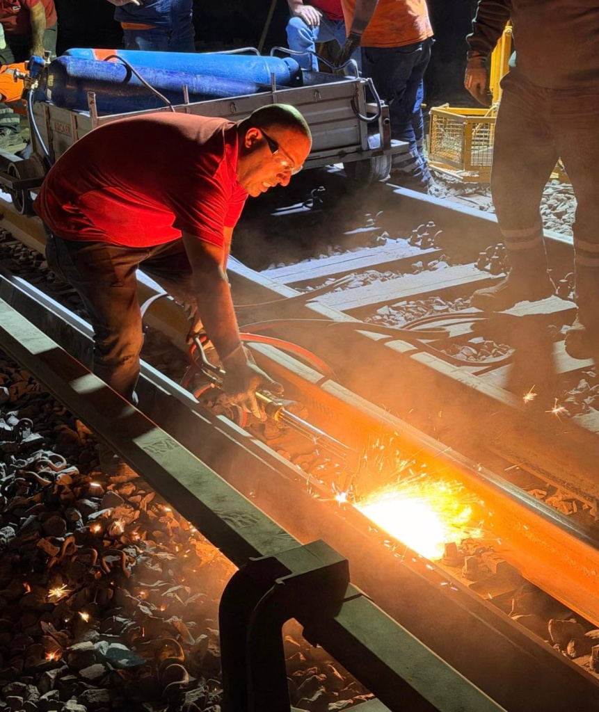 İzmir metrosunda 844 metre ray yenileme çalışması tamamlandı