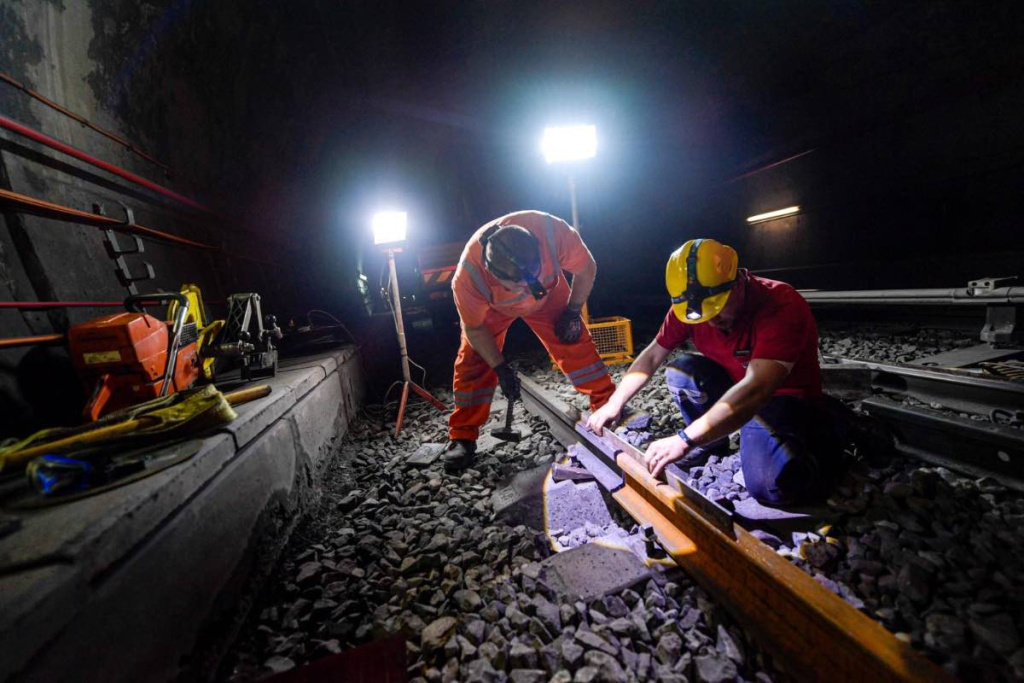 İzmir metrosunda 844 metre ray yenileme çalışması tamamlandı
