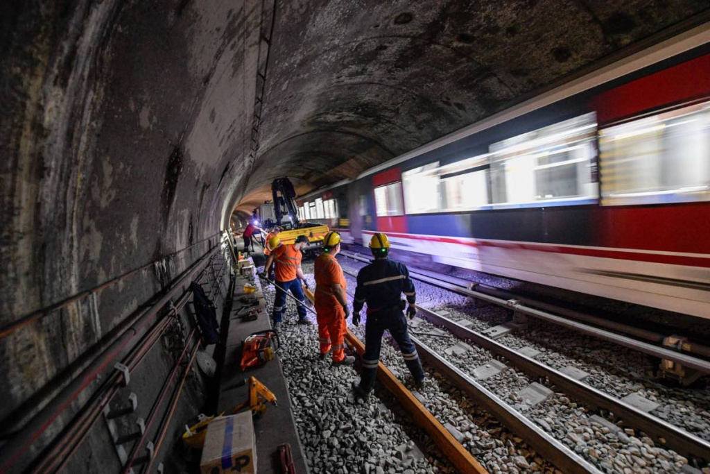 İzmir metrosunda 844 metre ray yenileme çalışması tamamlandı