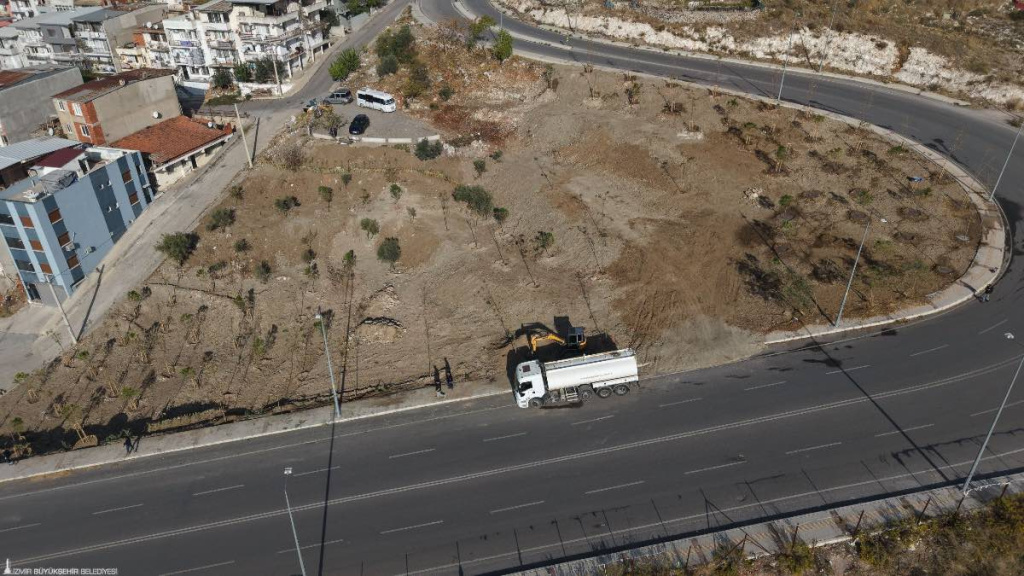 Buca Adatepe Mahallesi'nde ağaçlandırma projelerinde sona gelindi