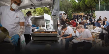 İzmir'deki Üniversite Öğrencilerine Ücretsiz Sıcak Yemek Desteği