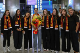 Göztepe Voleybol'un Çinli transferi Yushan Zhuang İzmir'e geldi