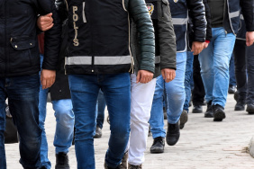İzmir'de gerçekleştirilen kaçakçılık operasyonunda 5 milyon TL değerinde malzeme ele geçirildi